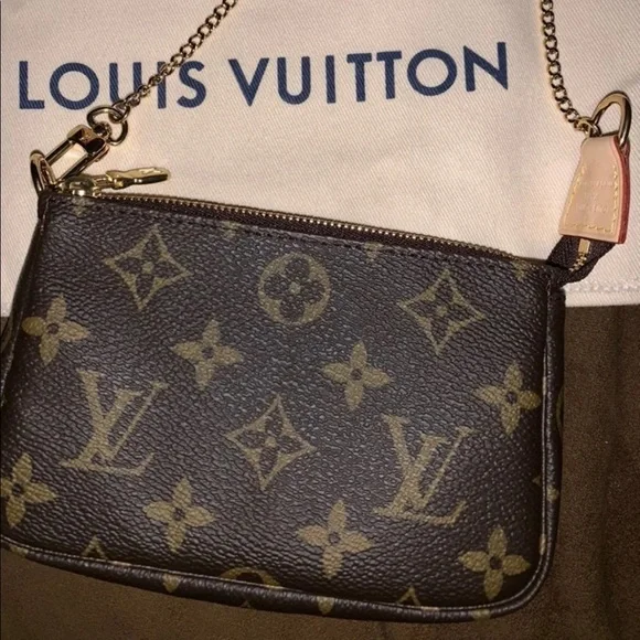 New Louis Vuitton Mini Pochette - Picture 3 of 6